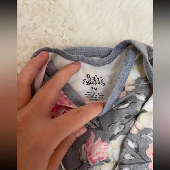 3 Baby girl sleeper cotton gowns set of 3 size 0-3 months - Picture 2 of 10